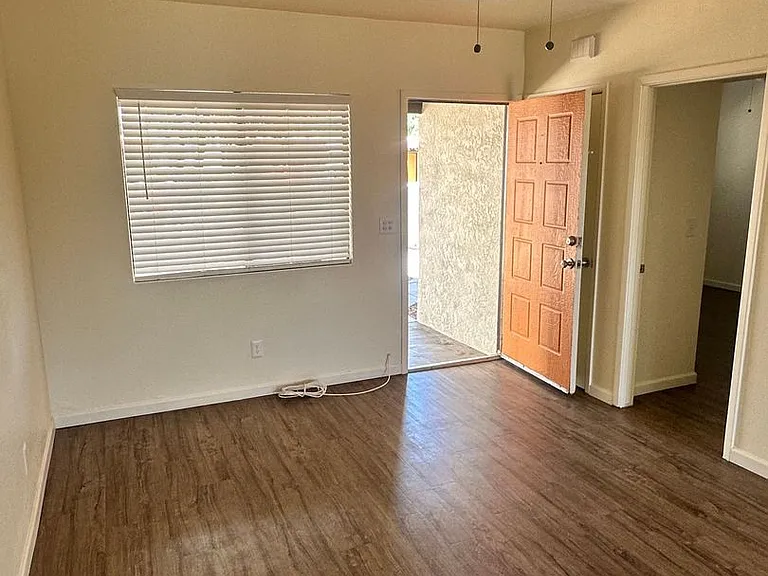 349 E Calle Arizona #1 — Photo 4