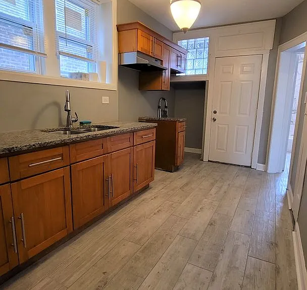 7637 S Kingston Ave — Photo 6