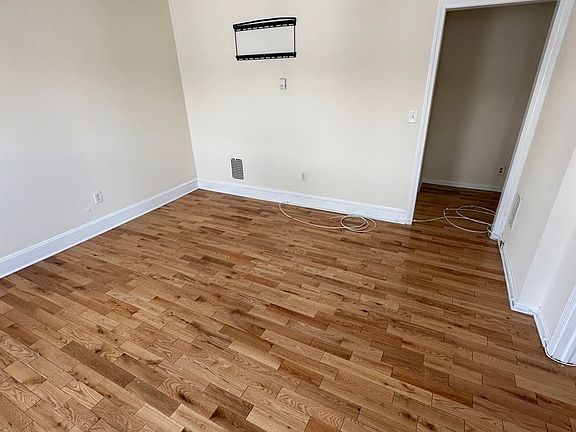 3rd image of 143-147 Catherine St #145