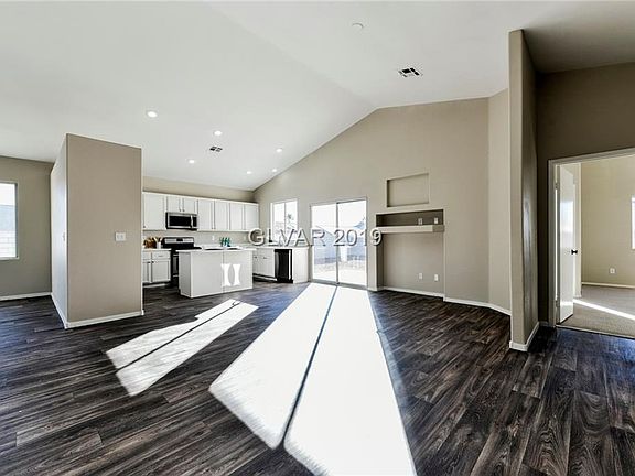 3rd image of 2405 Sunset Hills Ct