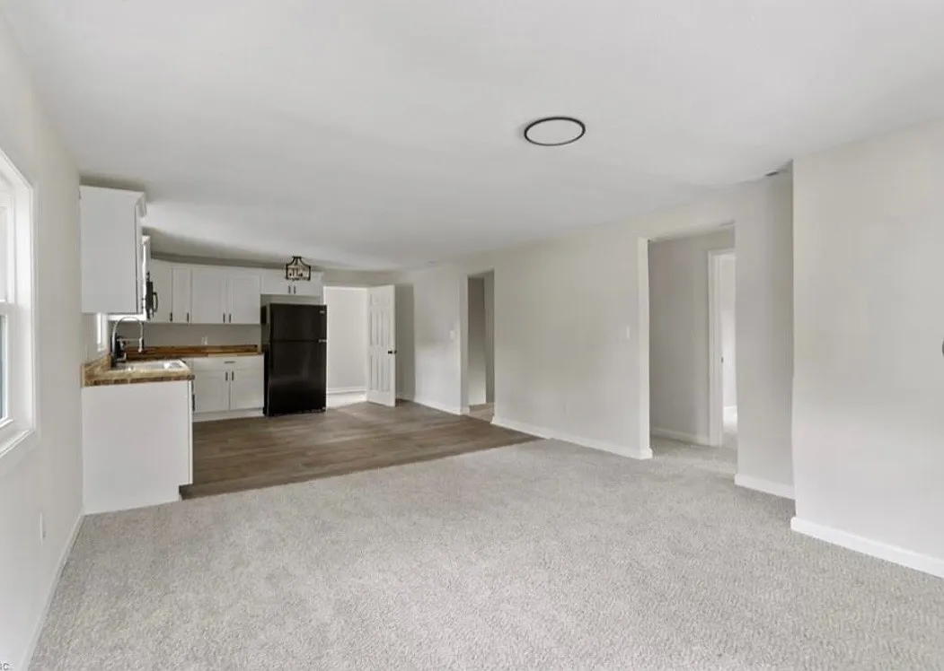 3 bed, 800 sqft, $1,800 — Photo 1