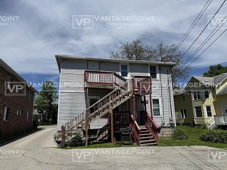 1146 E Walnut St #C — Photo 12