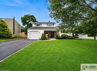 122 Benart Pl, Middlesex, NJ 08846