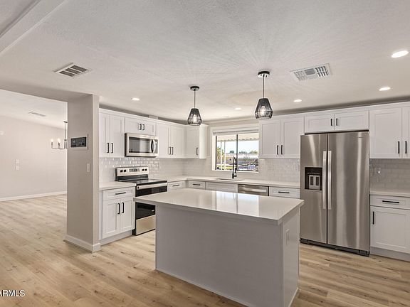 2nd image of 830 S Evangeline Avenue
