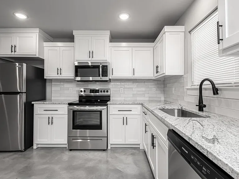 202 Greenwood Ave — Photo 1