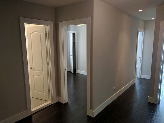4th image of 557 E 21st St APT 3D