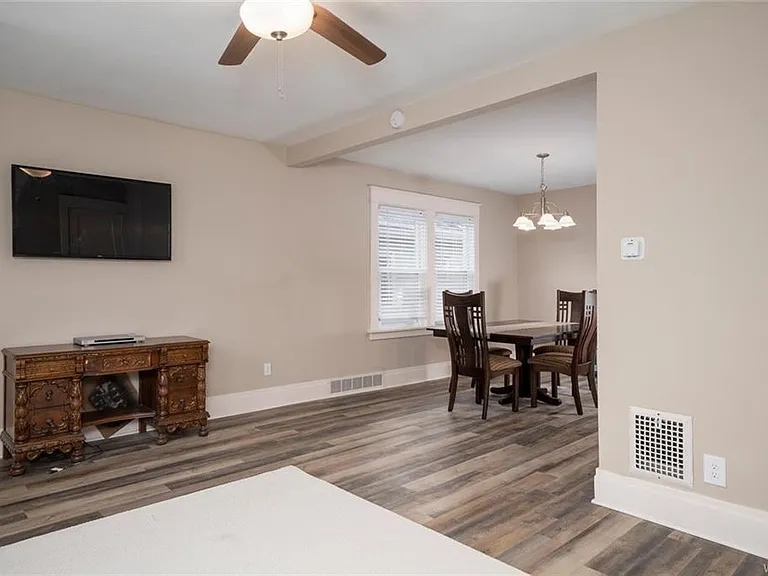 332 Commonwealth Ave — Photo 5