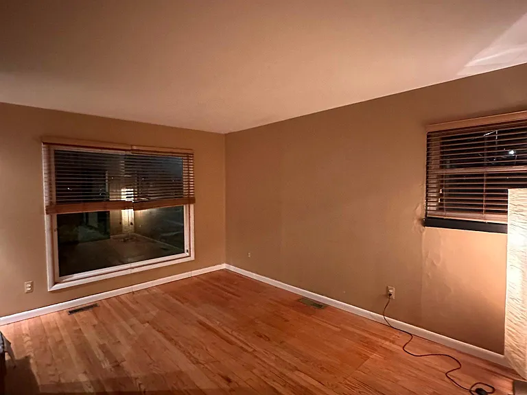 3050 Burdette St — Photo 9