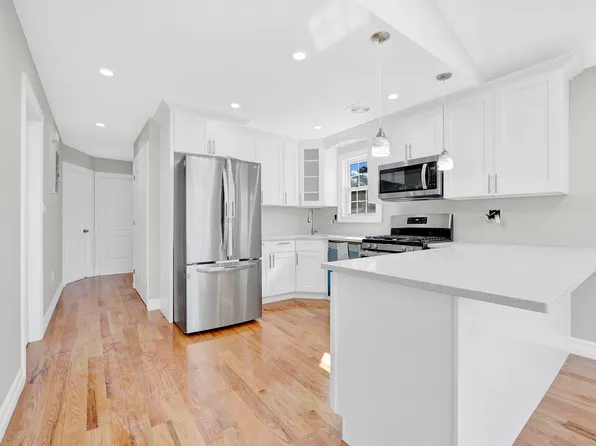 239-62 148th Road image 1 of 23