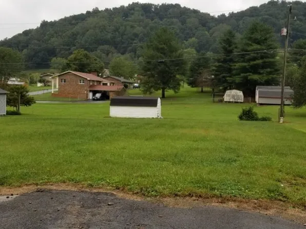 2225 E Carters Valley Rd, Gate City, VA 24251