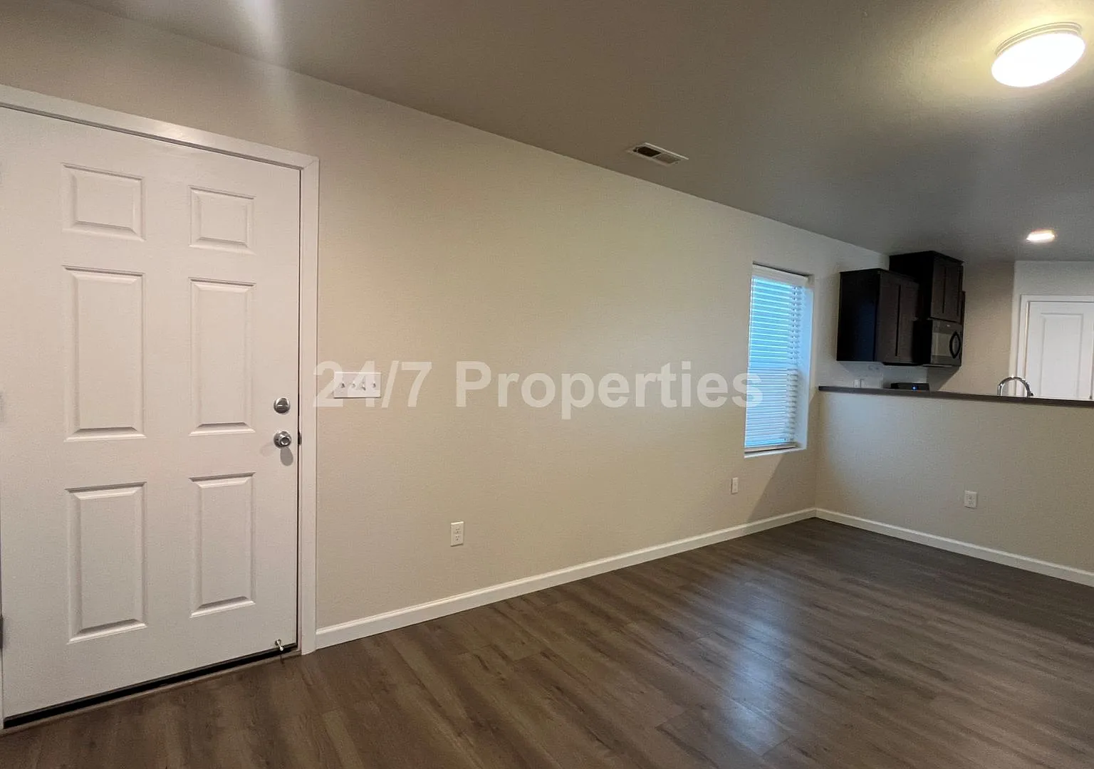 Comfortable 2 BD | 2 BA - Bear Creek in Molalla — Photo 3