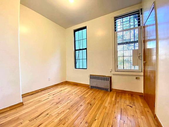 2nd image of 242 Melrose St #2/1