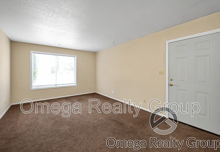 2901 18th Ave #8 — Photo 2