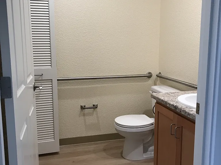 2750 Central Ave — Photo 6