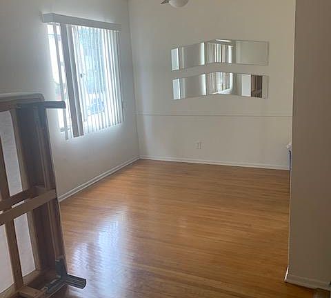 4th image of 932 N Curson Ave APT 1