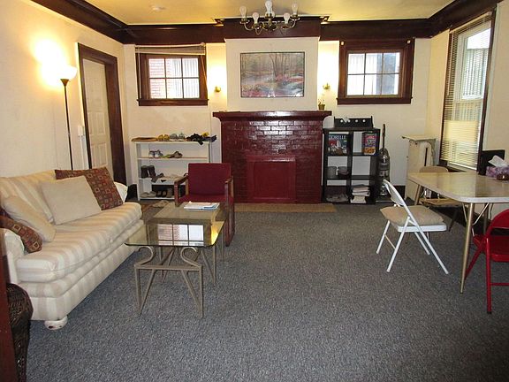 2nd image of 512 Packard St APT 2
