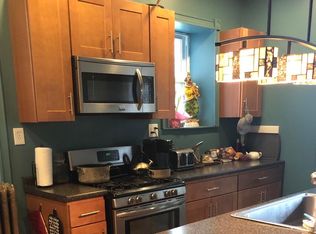 318 1st St #1, Troy, NY 12180