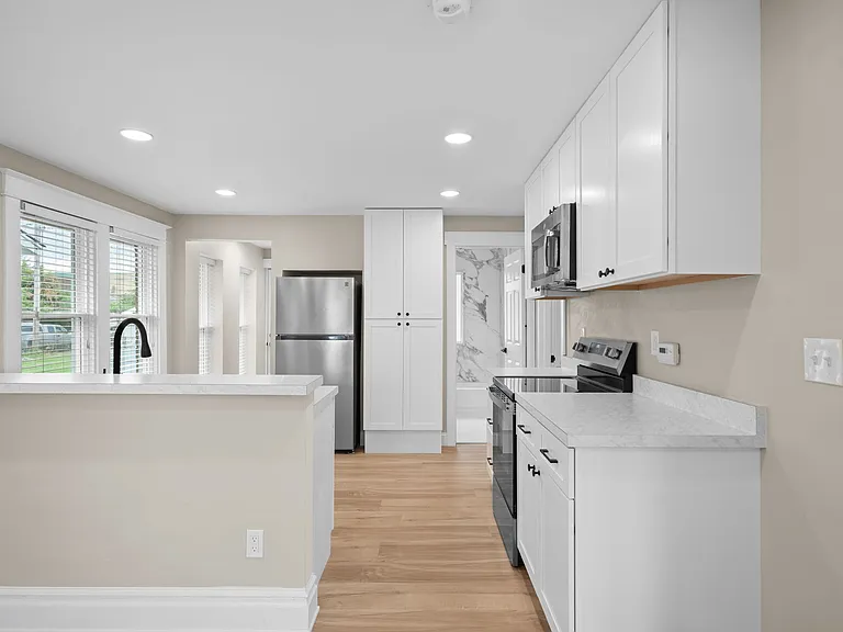 7921 W Bruno Ave — Photo 3