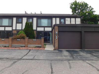 406 Country Club Dr #66, Saint Clair Shores, MI, 48082