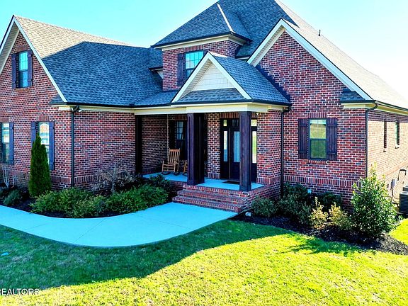 3rd image of 1421 Edenbridge Dr