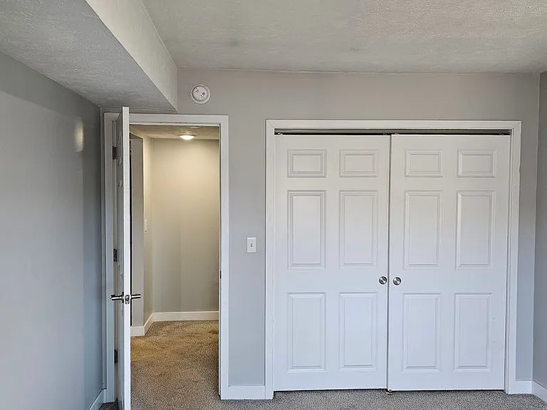 The Belmont Apartments — Photo 8