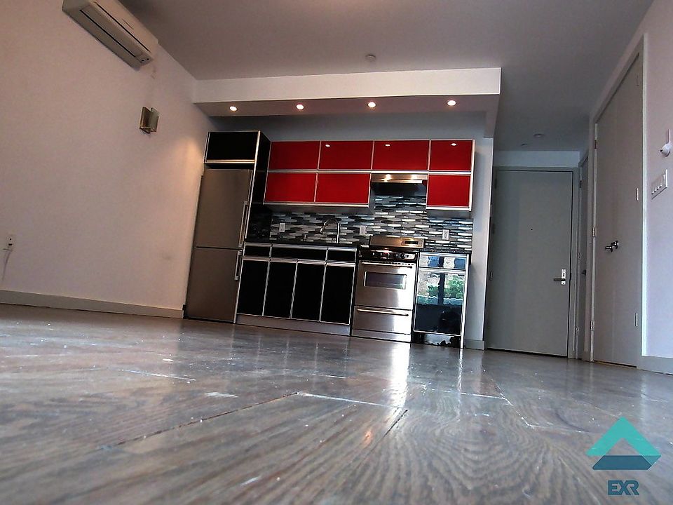 1st image of 274 Jefferson St APT 3R