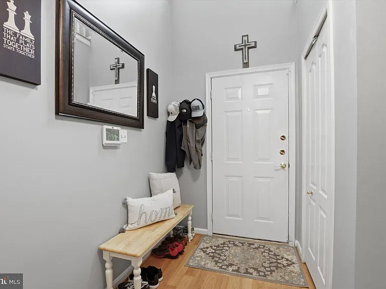 9944 Royal Commerce Pl — Photo 3
