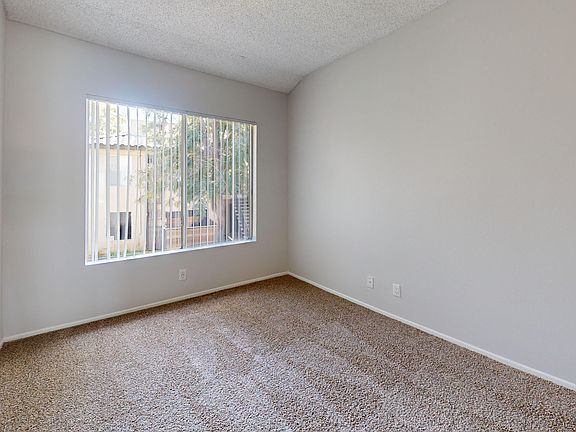 4th image of 887 Saint Charles Dr #5