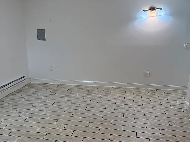 123 Stevens Ave #123E — Photo 3