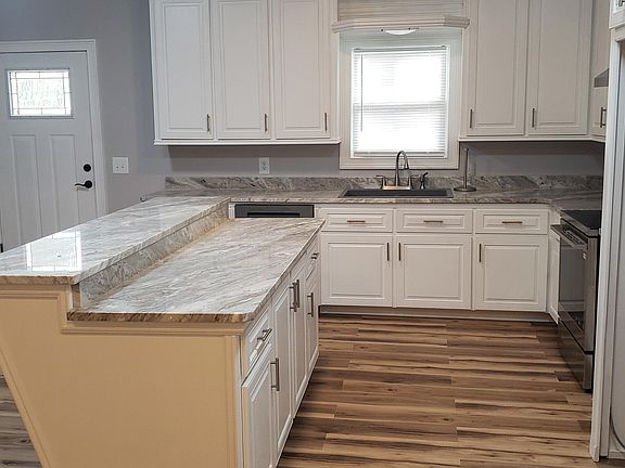 5th image of 2096 N Topisaw Rd