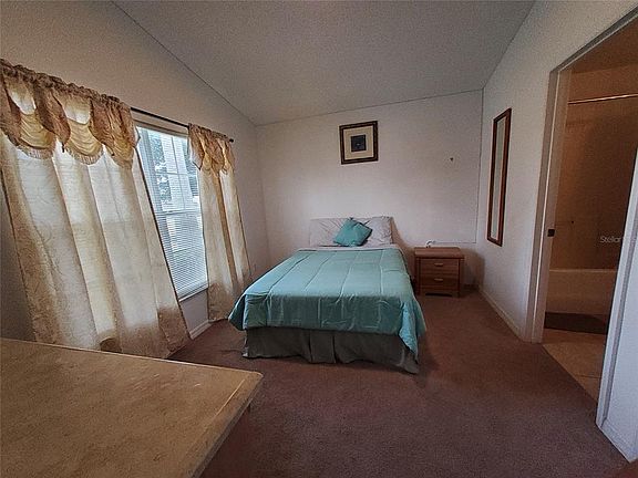 2nd image of 944 Lockbreeze Dr