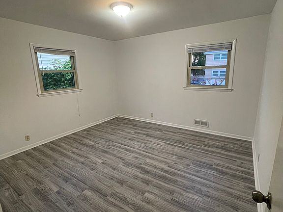 4th image of 6071 S Lake Dr #1