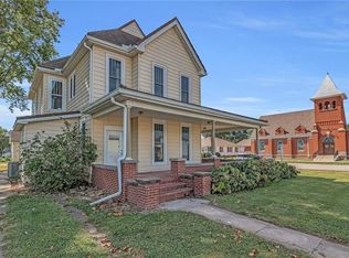 100 E 3rd St, Norborne, MO 64668