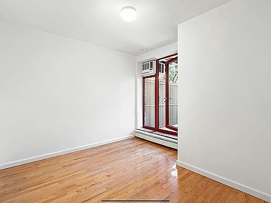 4th image of 190 E 7th St APT 514