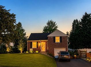 18 N Malin Rd, Broomall, PA 19008
