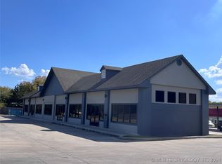 1052 Northwest Blvd, Ardmore, OK 73401