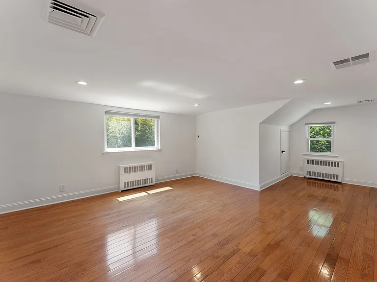 128 Moorland Dr — Photo 15