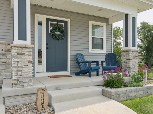 305 Magnolia Point, Winterset, IA 50273