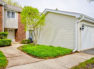 4S776 Pinehurst Dr, Naperville, IL 60563