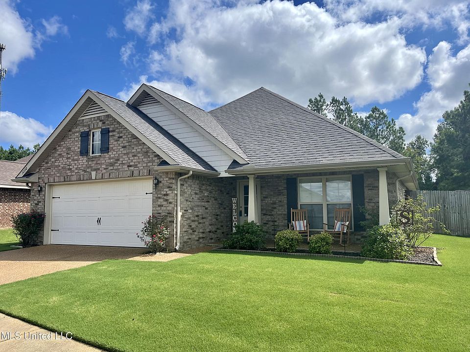 1st image of 3230 E Hartland Dr