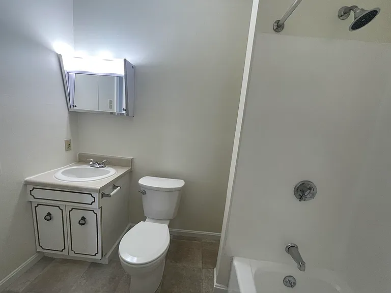 193 N Turner St #3W — Photo 20