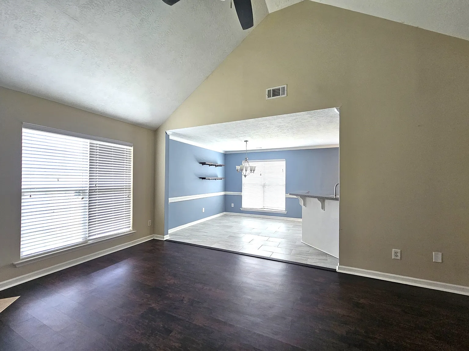 Michelle Court 770 - 1 — Photo 4