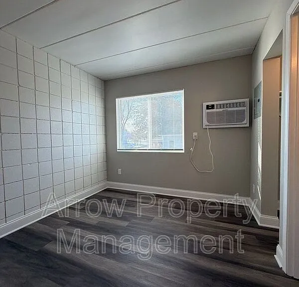 867 N 26th St #203 — Photo 6