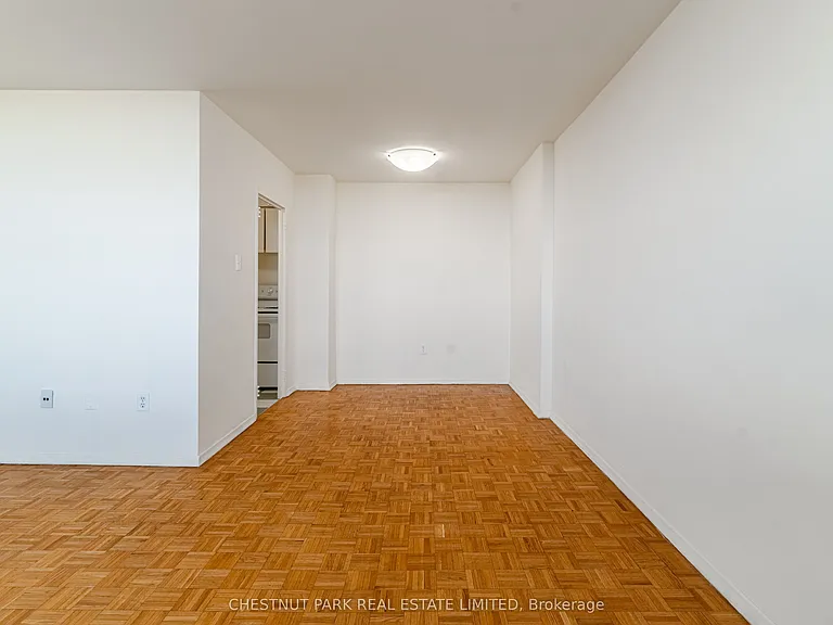 40 Godstone Rd #1507 — Photo 9