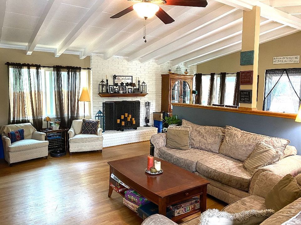 1st image of 9357 Manor Dr
