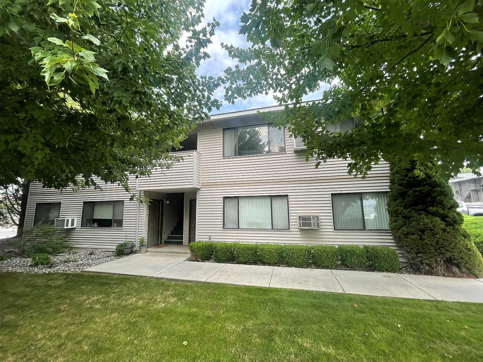 Skyview Apartments — Photo 2