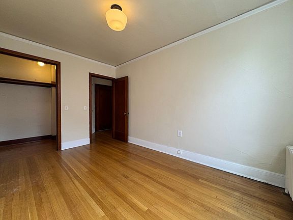 5th image of 531 Malden Ave E APT 302