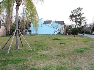 133 E Shore Dr, Clear Lake Shores, TX 77565