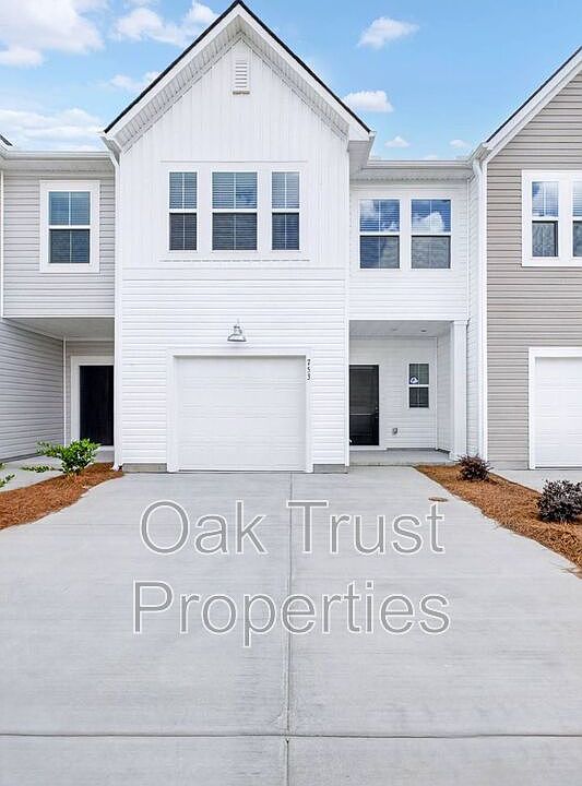 1st image of 753 Ridgley Dr