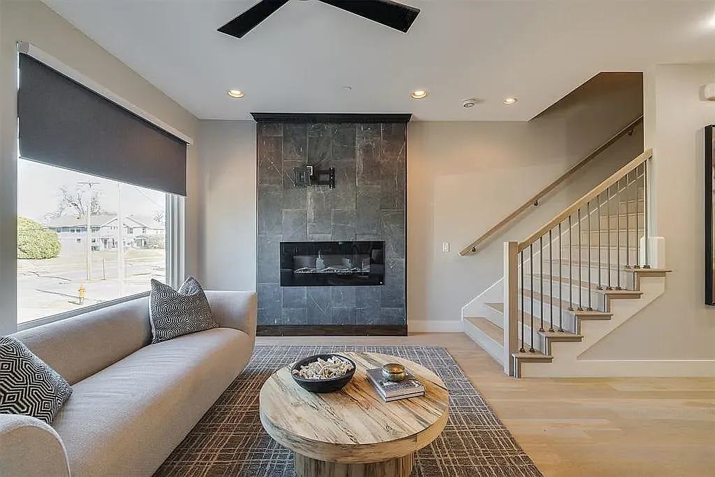 2 bed, 2.5 bath, 1368 sqft, $2,150 — Photo 3